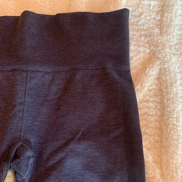 Lululemon Cropped Leggings - Picture 5 of 5